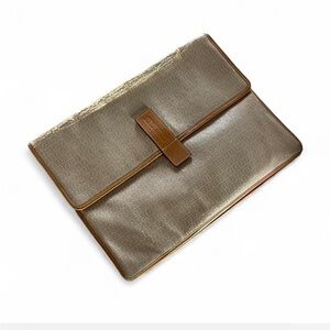 Vinatage authentic Fendi Beige and tan Zucchino large clutch in fair condition